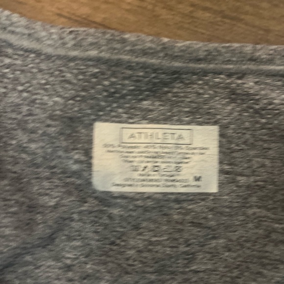 Athleta Swiftly tech drifit spandex work out tops! - Picture 3 of 9